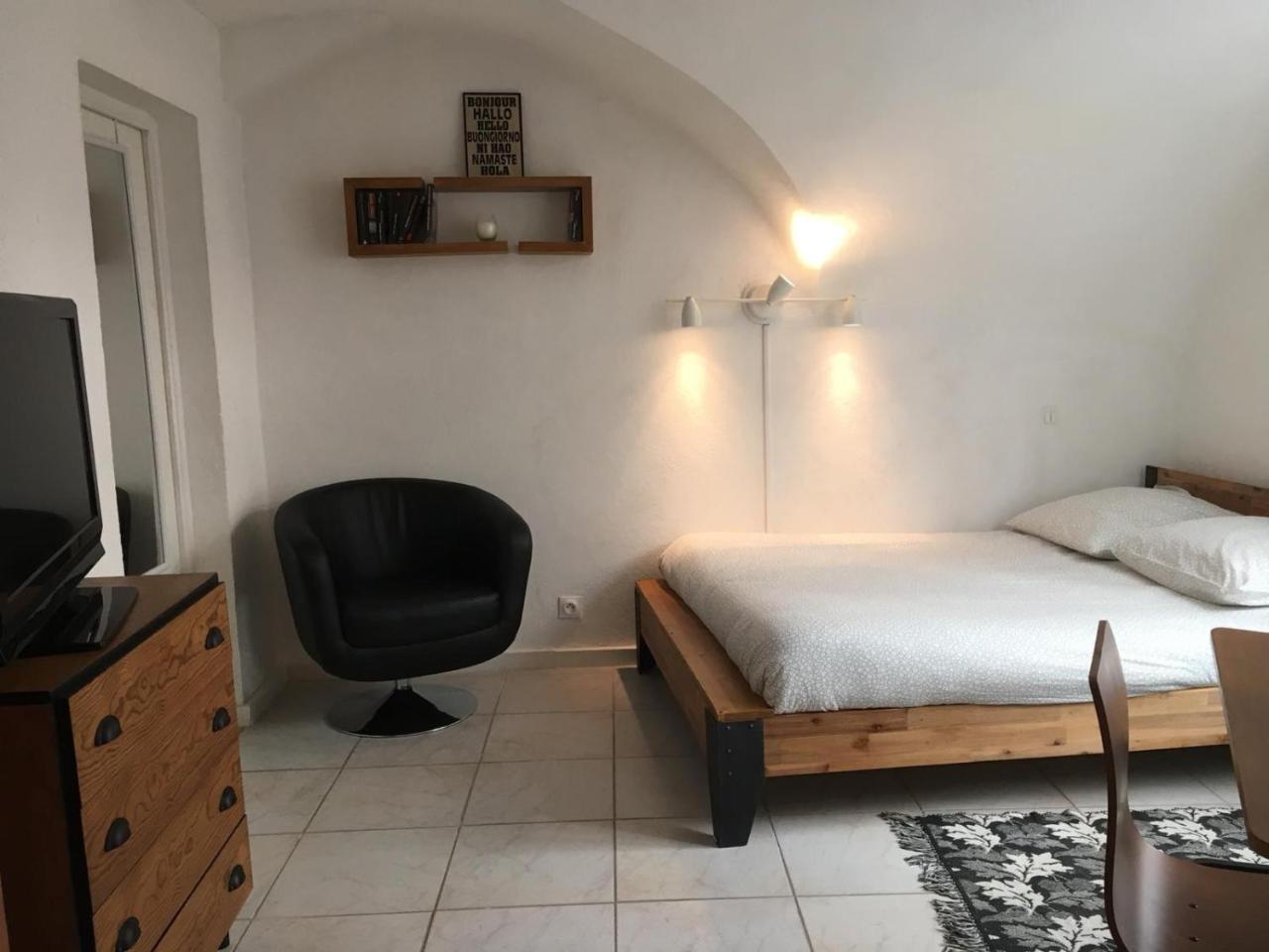 Studio - Fontaine Saint-Paul-Trois-Châteaux Buitenkant foto